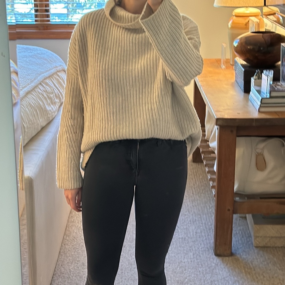 Naadam. XS. turtleneck sweater. Cream.